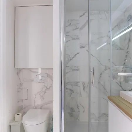 Eiffel Tower Flat Apartment Paris