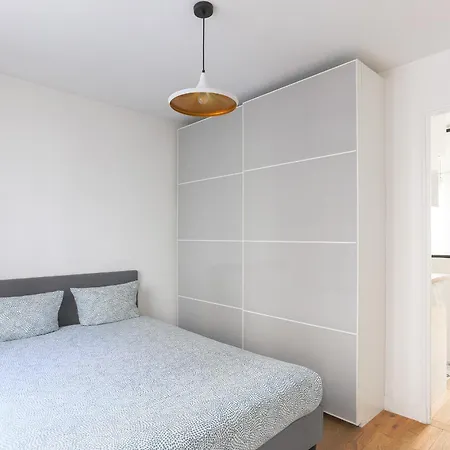 Eiffel Tower Flat Apartment