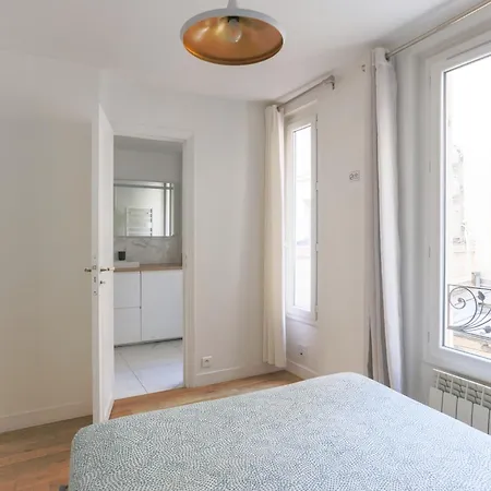 Eiffel Tower Flat Apartment